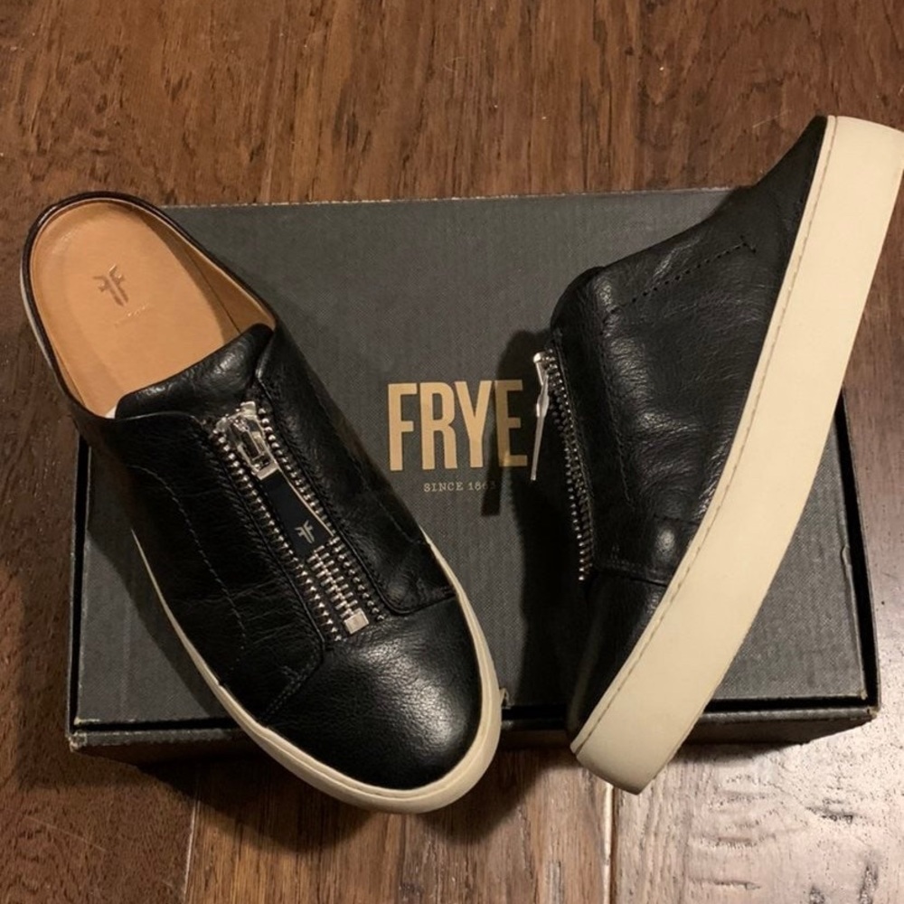 Frye Lena Black Leather Zip Mule Size 7.5